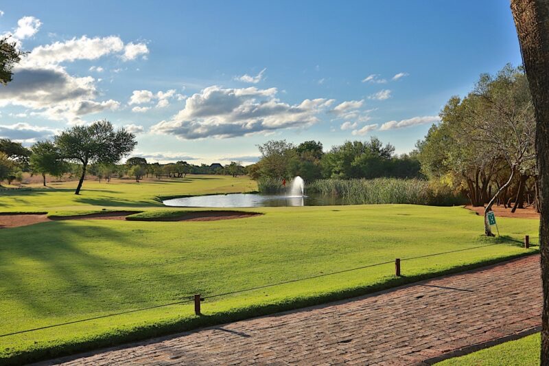 Zebula Golf Estate & Spa — 映画のようなコース風景